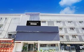 Townhouse Khar The Habitat