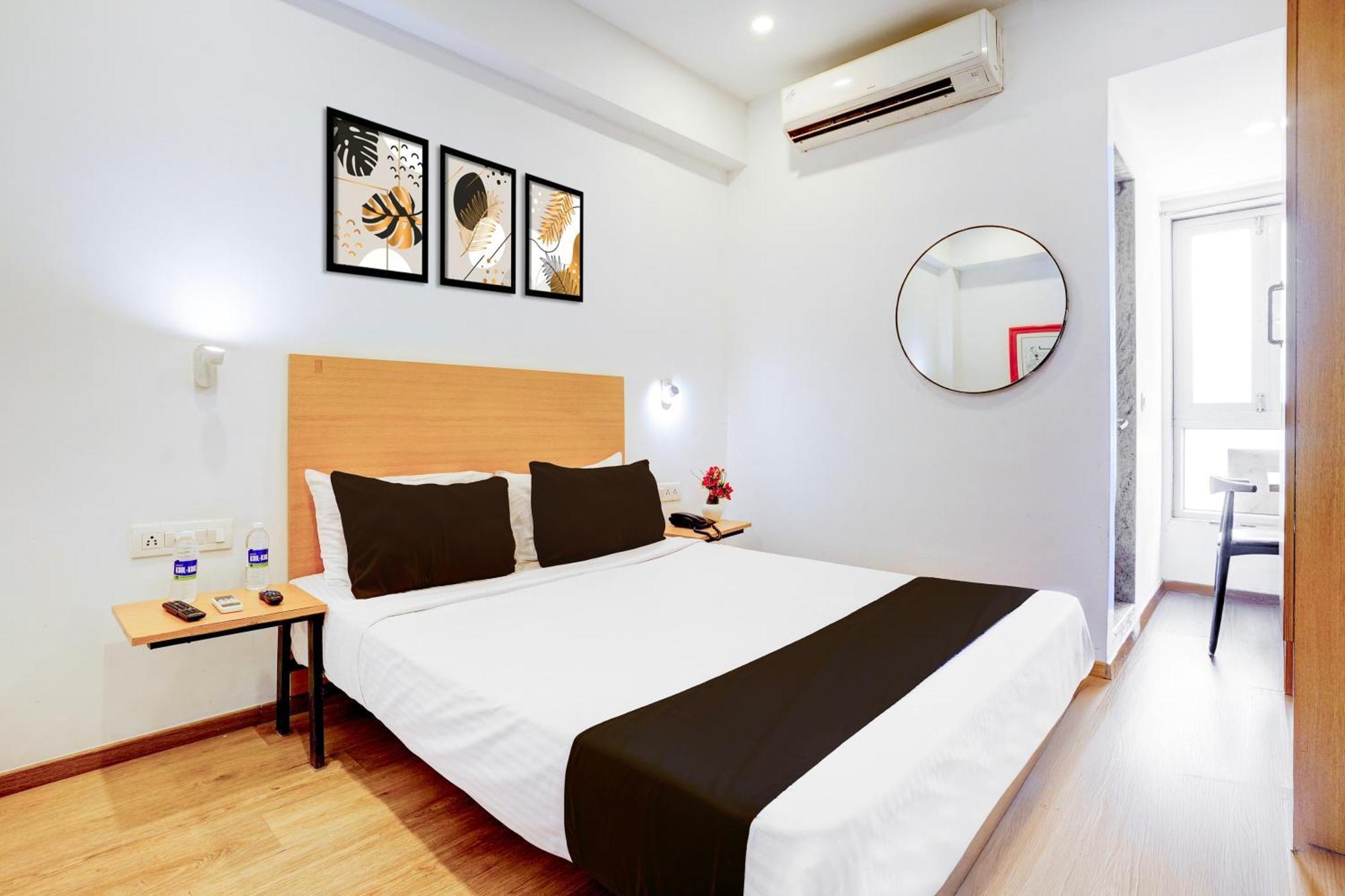 Super Townhouse Khar The Habitat Hotel Mumbai Exterior photo