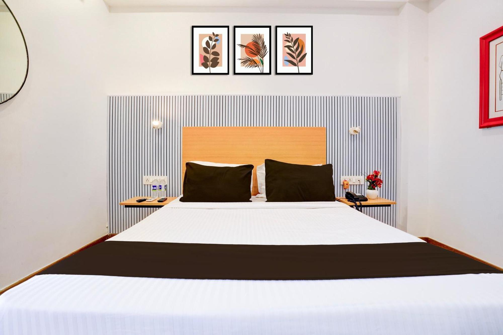 Super Townhouse Khar The Habitat Hotel Mumbai Exterior photo